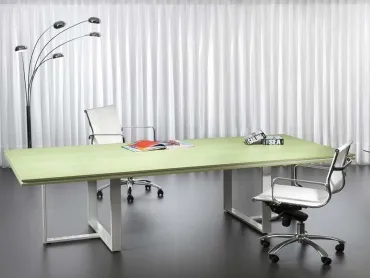 שולחן לחדר ישיבות דגם TRIPLE